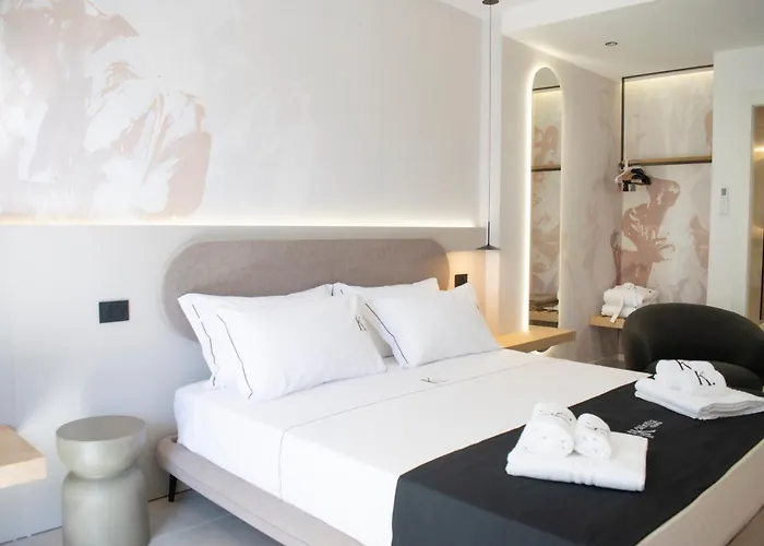 לינה וארוחת בוקר Kalinifta Luxury Style טורה לפילו